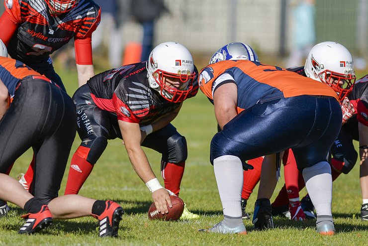 Eindrücke von der U19-Begegnung zwischen den TuS Kachtenhausen White Hawks und der SG Hamm Aces/Sauerland Mustangs. Die White Hawks siegen 40:0. - © EGON PENNER