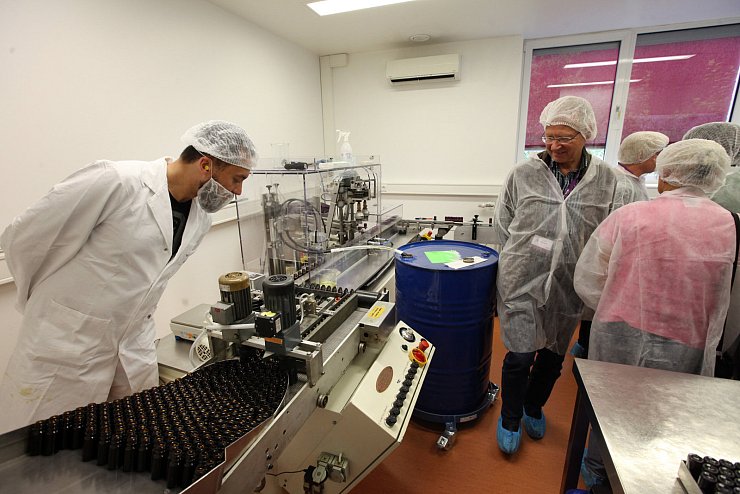 LZ-Leser besuchen die Detmolder Duftmanufaktur Taoasis. - &copy; Bernhard Preuss