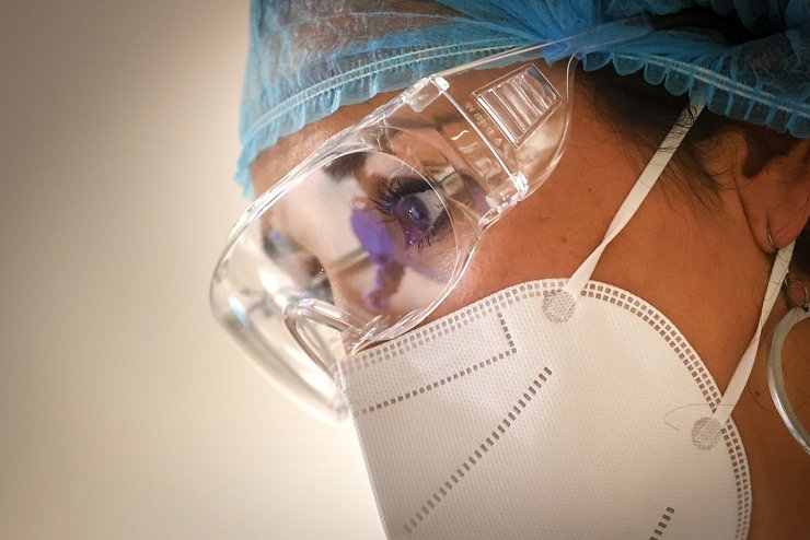 Mundschutz - &copy; Foto: Virginie Lefour/BELGA/dpa