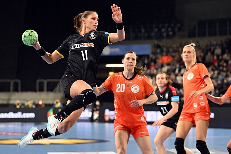 Torwurf - &copy; Foto: Federico Gambarini/dpa