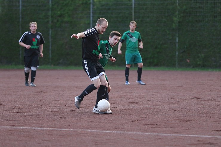 Der RSV Hörste gewinnt bei der Reserve des SuS Pivitsheide und bleibt erster Verfolger vom CSL Detmold im Aufstiegskampf der Detmolder B-Liga. - © Oliver König