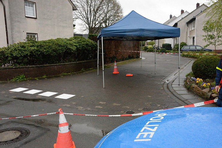 In Gütersloh ermittelt seit Karsamstag eine Mordkommission nach einer Messerstecherei am Kleeweg in Spexard. - © Andreas Eickhoff