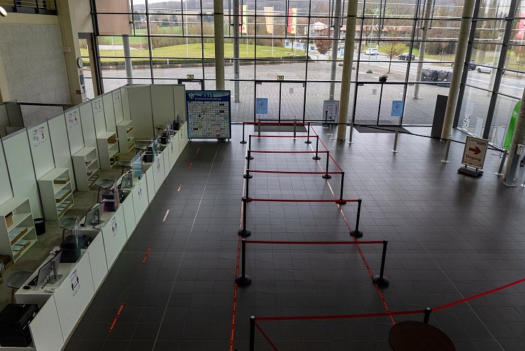 So sieht es im Impfzentrum Lippe aus. - © Jannik Stodiek