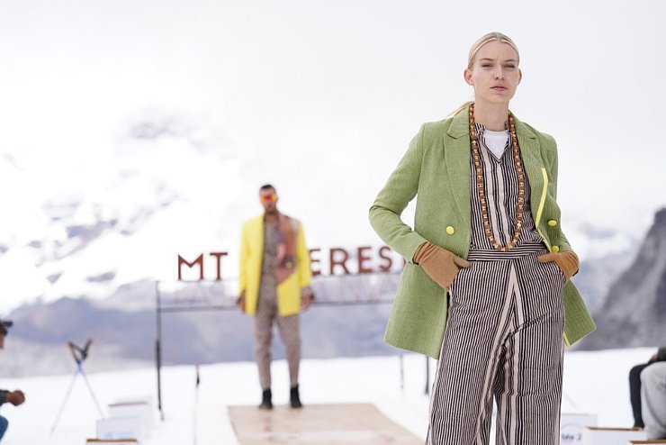 Fashion auf 5500 Metern H&ouml;he - &copy; Foto: Siddharth V Pandey/Mt. Everest Fashion Runway/Kasa/dpa