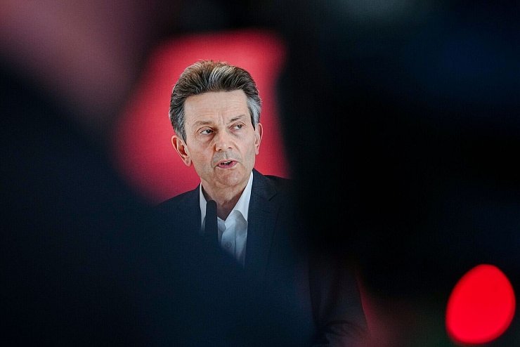 - &copy; Kay Nietfeld/dpa