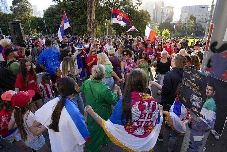 Protest - &copy; Foto: Mark Baker/AP/dpa