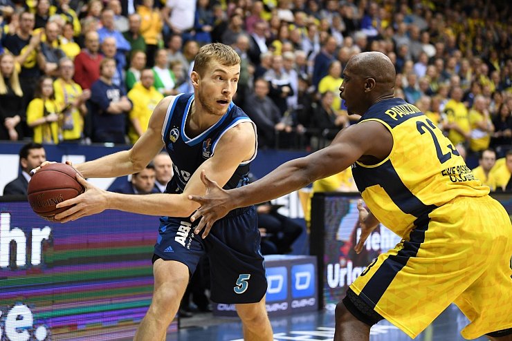 EWE Baskets Oldenburg - Alba Berlin - &copy; Foto: Carmen Jaspersen/dpa