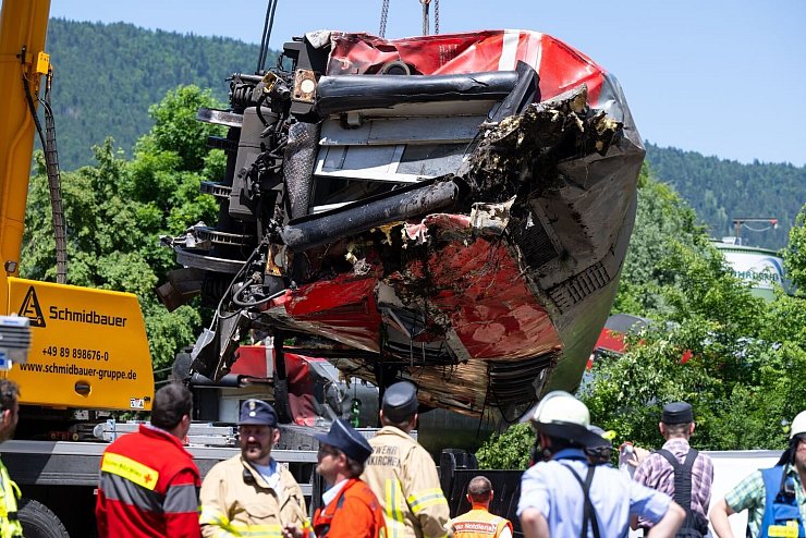 Tote bei Zugunglück in Oberbayern - © Foto: Sven Hoppe/dpa