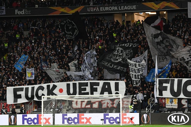 Eintracht-Ultras - © Foto: Arne Dedert/dpa