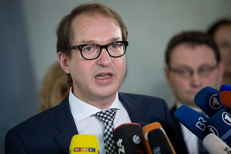 Bundesverkehrsminister Alexander Dobrindt - © Foto: Kay Nietfeld