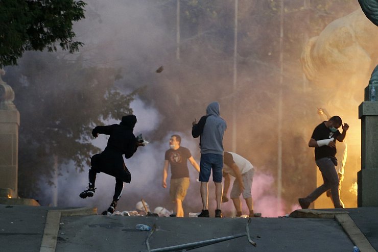 Proteste in Serbien - &copy; Foto: Darko Vojinovic/AP/dpa