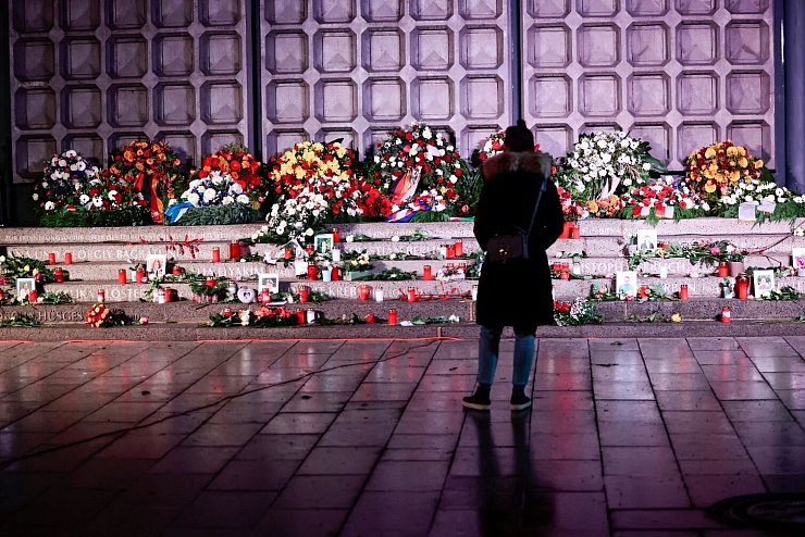 Gedenken in Berlin - &copy; Foto: Hannibal Hanschke/Reuters/Pool/dpa