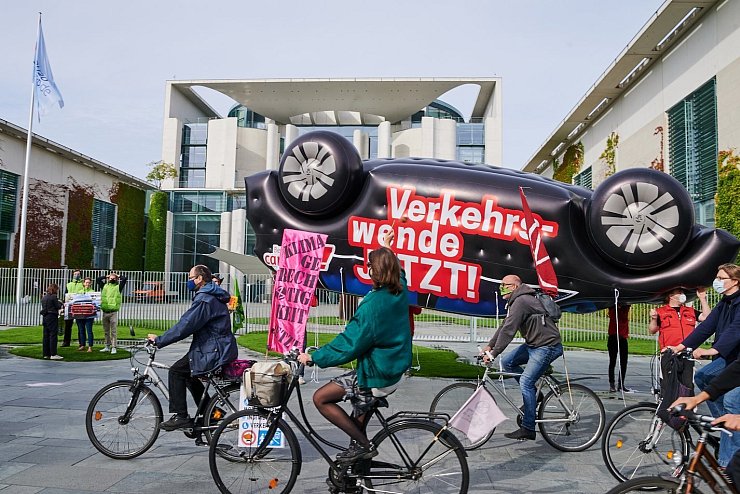 Protest gegen &laquo;Autogipfel&raquo; - &copy; Foto: Annette Riedl/dpa