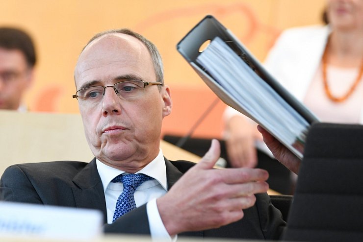 Peter Beuth - © Foto: Arne Dedert/dpa Pool/dpa