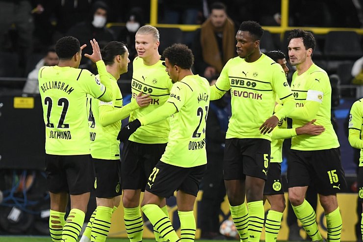 Torjubel - &copy; Foto: Bernd Thissen/dpa