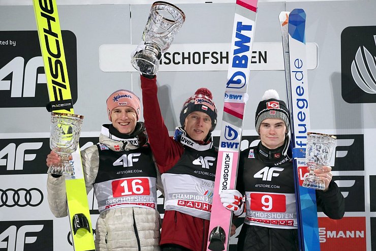 Auf dem Podest - &copy; Foto: Daniel Karmann/dpa