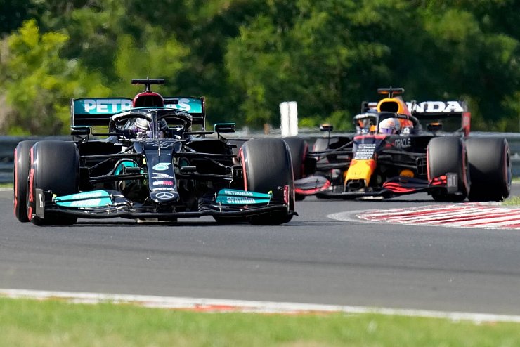 Lewis Hamilton - © Foto: Darko Bandic/AP/dpa