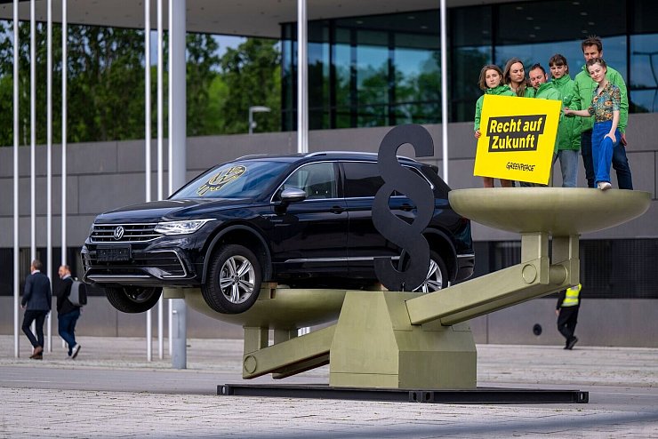 - © Monika Skolimowska/dpa