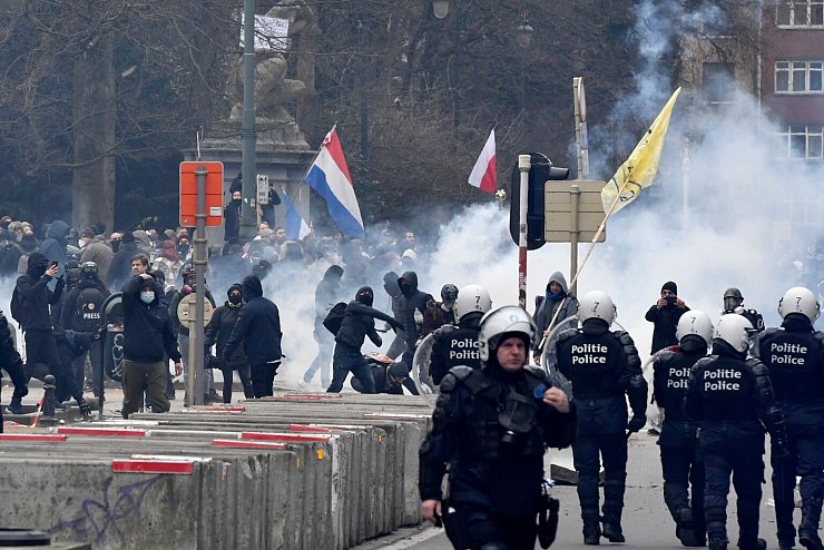 Proteste - © Foto: Geert Vanden Wijngaert/AP/dpa