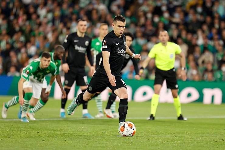 - &copy; Daniel Gonzalez Acuna/dpa