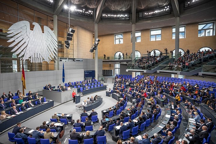 Bundestag - &copy; Foto: Michael Kappeler/dpa