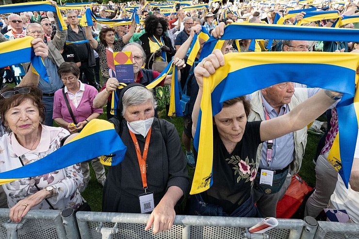 Katholikentag und der Krieg - &copy; Foto: Marijan Murat/dpa