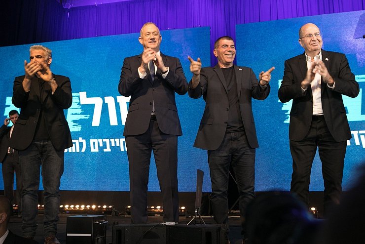 Auf der B&uuml;hne - &copy; Foto: Noam Moskowitz/dpa