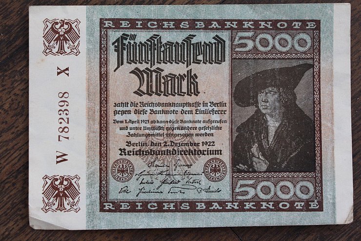 Vorderseite einer Reichsbanknote im Wert von fünftausend Mark von 1922. - © Foto: Köhring