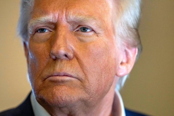 Donald Trump verfolgt seit seinem Amtsantritt einen radikalen Kurs. (Archivbild) - © Mark Schiefelbein/AP/dpa