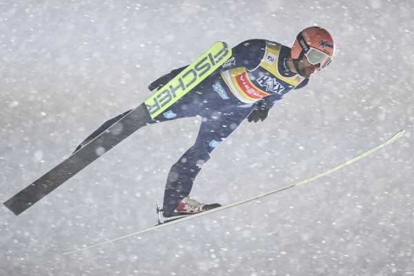 Behielt im Schneetreiben von Lillehammer den Durchblick: Skispringer Pius Paschke. - © Geir Olsen/NTB/dpa