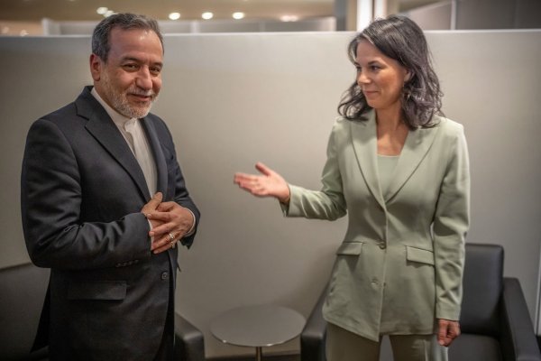 Außenministerin Baerbock hatte Ende September noch mit ihrem iranischen Kollegen gesprochen. (Archivbild) - © Michael Kappeler/dpa