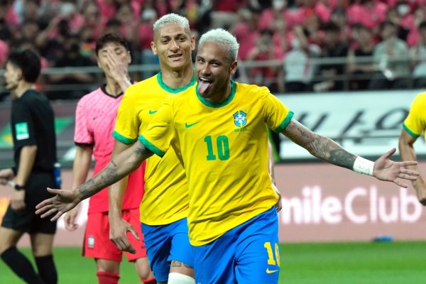 Möchte Bolsonaro sein erstes Tor bei der WM in Katar widmen: Neymar. - © Ahn Young-Joon/AP/dpa