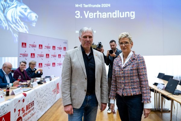 Die Tarifpartner in Bayern laufen sich warm für einen Pilotabschluss. - © Lennart Preiss/dpa