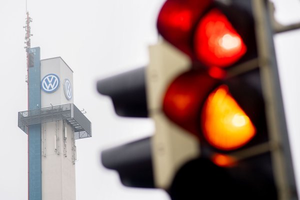 VW steckt in der Krise - © Hauke-Christian Dittrich/dpa