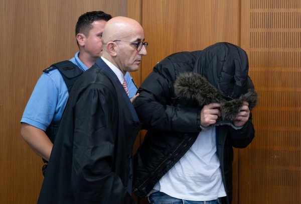 Für den heute 40-jährigen Angeklagten wurde die Unterbringung in Sicherungsverwahrung verhängt. - © Boris Roessler/dpa