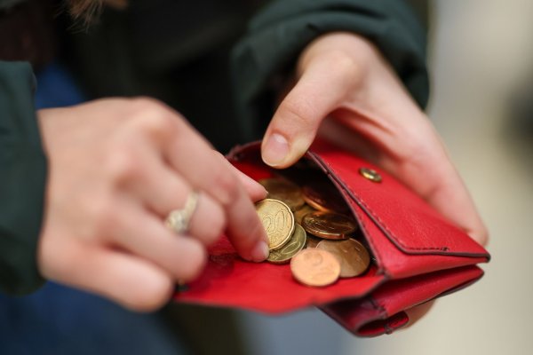 Der deutsche Staat hat im vergangenen Jahr mehr Geld für Sozialhilfe ausgegeben. (Symbolbild) - © Jan Woitas/dpa