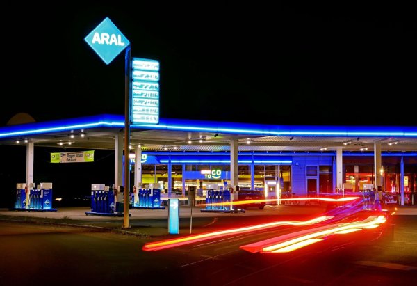 Aral will die Anzahl ihrer Ultraschnellladepunkte verzehnfachen. - © Oliver Berg/dpa