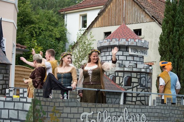 Ausnahmezustand im Detmolder Süden: Die Berlebecker Dorfgemeinschaft feiert drei Tage lang „50 Jahre Dorffest". Der Festumzug am Sonntag ist der Höhepunkt. Mehr als 50 Vereine machen mit. - © Bartling