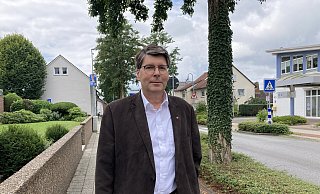 Stephan Grigat (CDU) kandidiert für das Bürgermeisteramt in Augustdorf. Hier hat er nur einen privaten Lieblingsplatz - deshalb ein öffentliches Foto an der Pivitsheider Straße. - Cordula Gröne