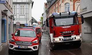Die Feuerwehr konnte ein Übergreifen der Flammen auf benachbarte Gebäude verhindern. - Freitag TV
