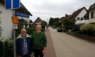 Dagegen: Günter Kerakisch (links) und Georg Clasbrummel empfinden die geplanten Straßenausbaukosten als ungerecht. - Thomas Dohna Dagegen: Günter Kerakisch (links) und Georg Clasbrummel empfinden die geplanten Straßenausbaukosten als ungerecht. - Thomas Dohna