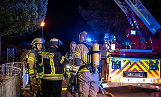 Rund 50 Einsatzkräfte waren in Waddenhausen im Einsatz. - Freitag TV
