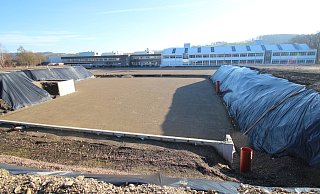Die Baugrube für den Lenze-Neubau in Extertal hat beeindruckende Ausmaße. - Jens Rademacher Die Baugrube für den Lenze-Neubau in Extertal hat beeindruckende Ausmaße. - Jens Rademacher