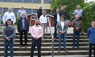 Gehen motiviert auf Stimmenfang. Die 16 Kandidaten der Kalletaler CDU für die Kommunalwahl im September. - CDU Kalletal Gehen motiviert auf Stimmenfang. Die 16 Kandidaten der Kalletaler CDU für die Kommunalwahl im September. - CDU Kalletal