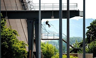 Am Kernkraftwerk Grohnde trainieren Spezialkr&auml;fte die H&ouml;henintervention f&uuml;r Protestaktionen am Kernkraftwerk. - Foto: Hauke-Christian Dittrich