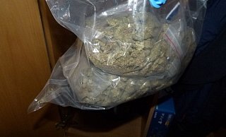 Unter anderem wurden mehrere Kilo Marihuana sichergestellt.  - Polizei Lippe
