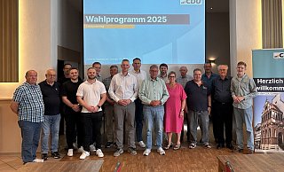 Mitglieder der CDU Lemgo auf dem Stadtparteitag mit dem Landratskandidaten Meinolf Haase. - CDU Lemgo Mitglieder der CDU Lemgo auf dem Stadtparteitag mit dem Landratskandidaten Meinolf Haase. - CDU Lemgo