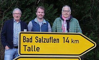 Alle da, die Rang und Namen haben: Rechts gehts in ihr Dorf - Rainer Dubbert, Tobias Nolte und Dieter Hartwig. - Axel Bürger Alle da, die Rang und Namen haben: Rechts gehts in ihr Dorf - Rainer Dubbert, Tobias Nolte und Dieter Hartwig. - Axel Bürger