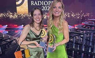 Maren Brand (links) und Freddie Schürheck, beide aufgewachsen in Lemgo, haben in Hamburg den "Deutschen Radiopreis" gewonnen - Schürheck für das beste Interview, Brand als Newcomerin. - Freddie Schürheck Maren Brand (links) und Freddie Schürheck, beide aufgewachsen in Lemgo, haben in Hamburg den "Deutschen Radiopreis" gewonnen - Schürheck für das beste Interview, Brand als Newcomerin. - Freddie Schürheck