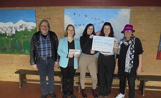 Andreas Wellmann (KKV), Birgit Patallas (RektorinGrundschule Schwalenberg), Katrin Klare, Fabienne Schweizer (beide Förderverein der Grundschule), Regina Zelms (Vorsitzende KKV). - Jörg Bohnsack Andreas Wellmann (KKV), Birgit Patallas (RektorinGrundschule Schwalenberg), Katrin Klare, Fabienne Schweizer (beide Förderverein der Grundschule), Regina Zelms (Vorsitzende KKV). - Jörg Bohnsack